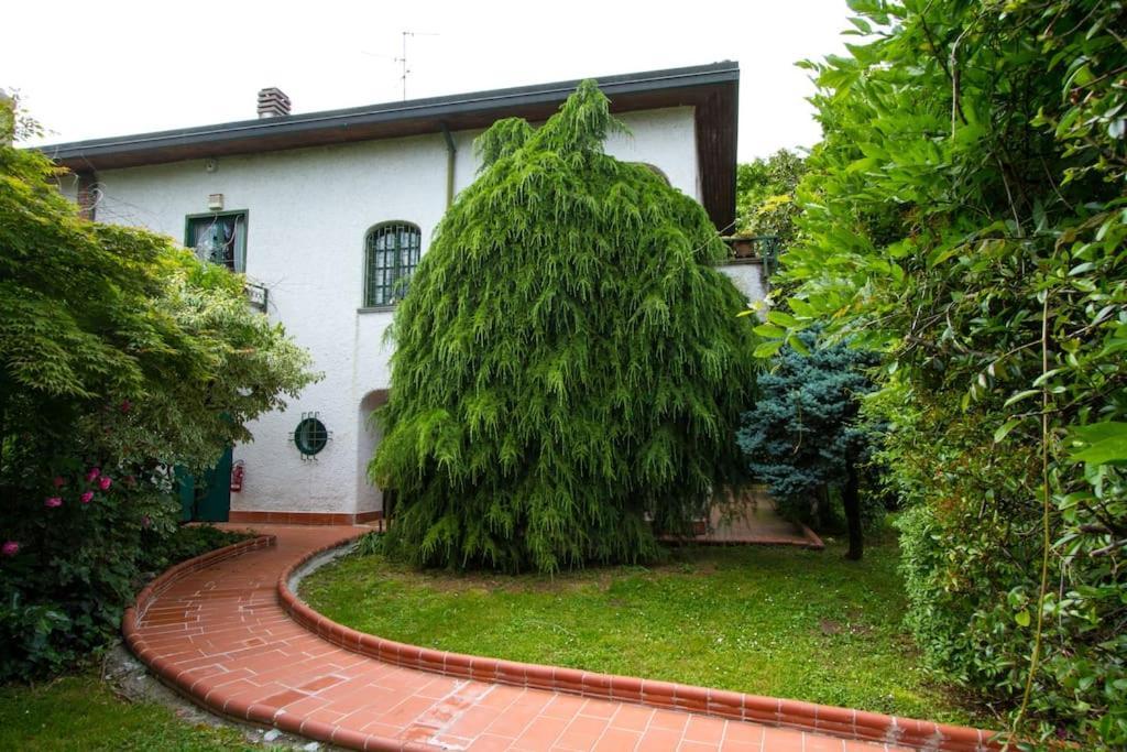Casa Su Lago Privato A Due Passi Da Milano Segrate Ngoại thất bức ảnh